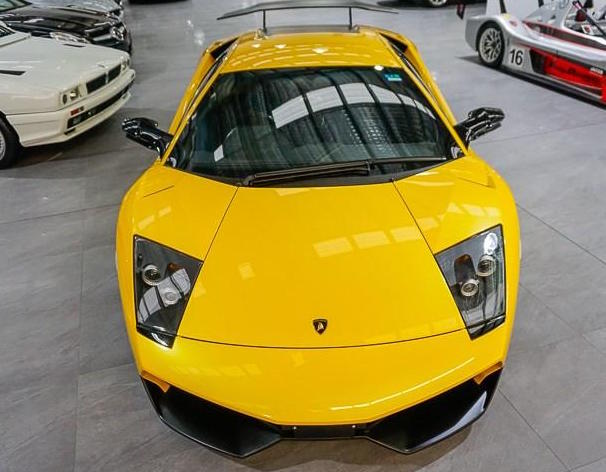 Yellow Lamborghini Murcielago 670-4 SV Front Photo