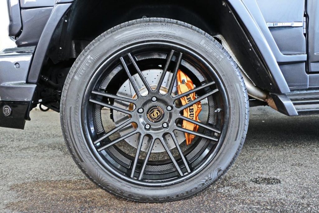Brabus G800 Drilled and Slotted Brake Rotors with Orange Calipers